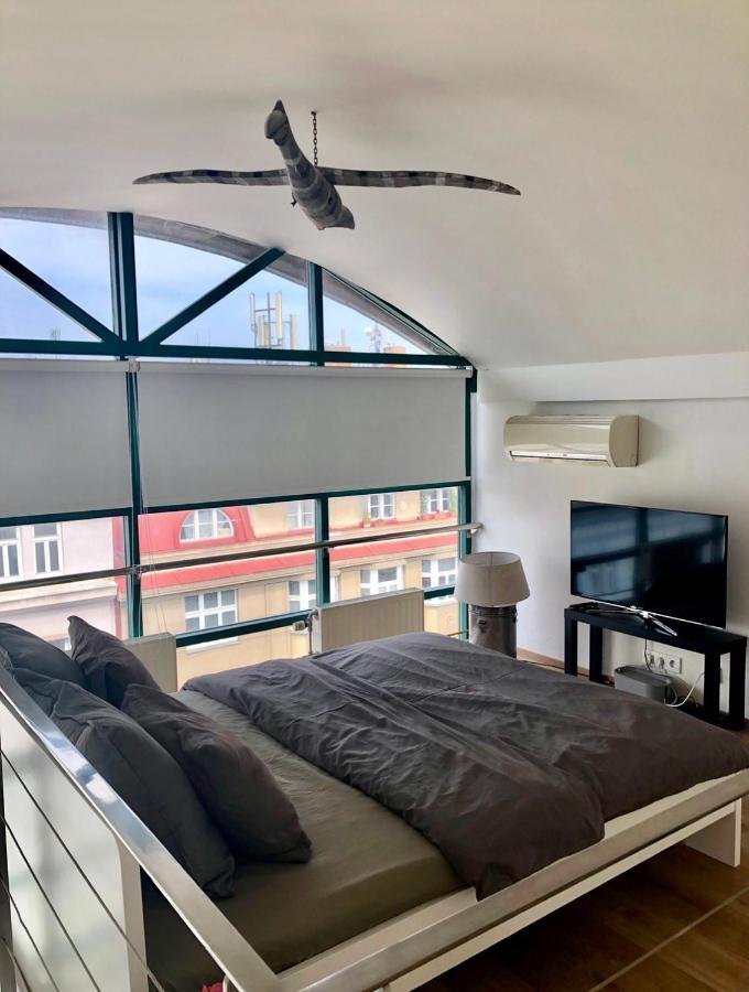 Romantic Studio With Jacuzzi Prague Exterior photo